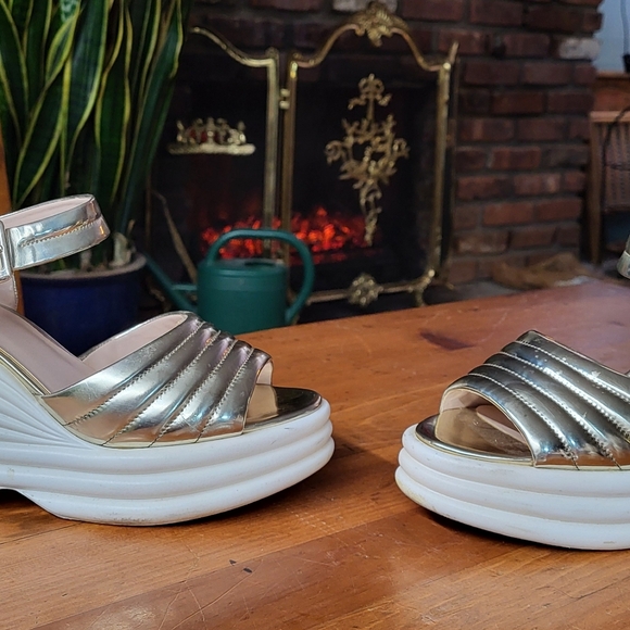 Zara Special Edition Gold Platform Sandals 37 - Picture 5 of 9